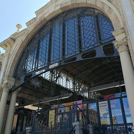 18 Torres Mercado Central Zaragoza Exteriör bild